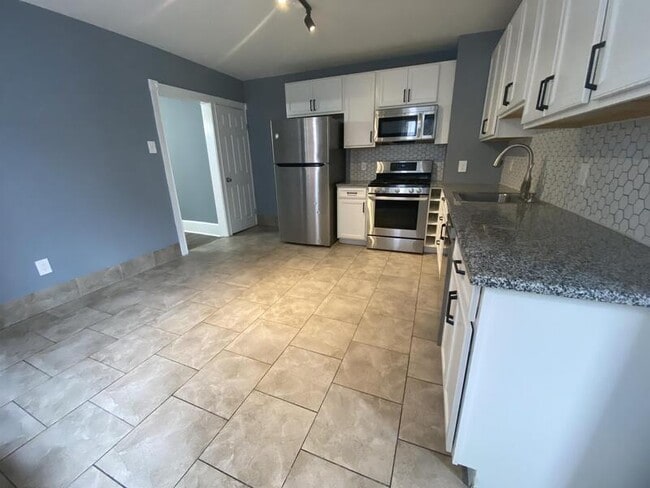 Photo - 220 E Marshall St