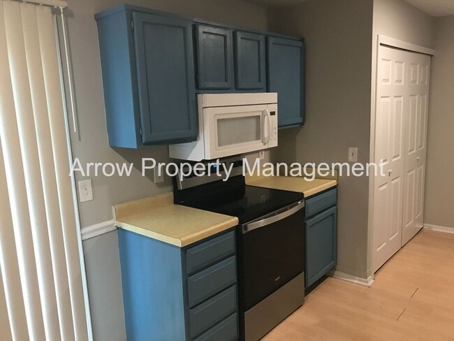 Photo - Great 2 Bedroom Townhome on Quiet Dead-End Street!