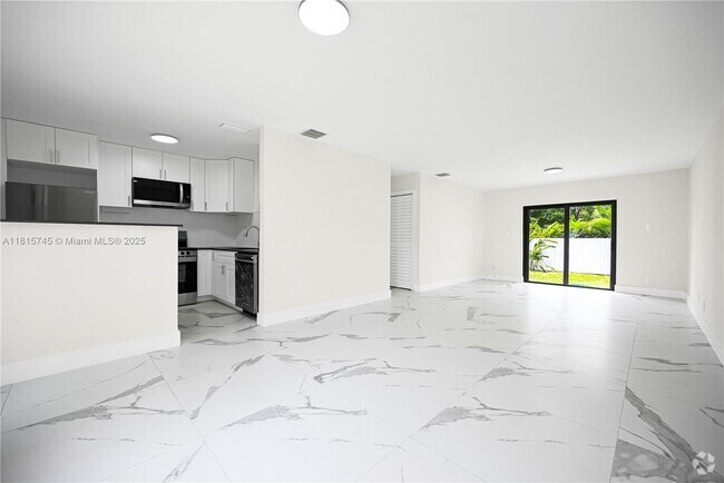 Building Photo - 100 SW 7th St Unit 1-2 Rental