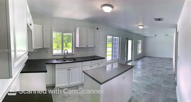 Building Photo - 21870 SW 118th Ave Unit 2