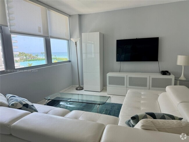 Building Photo - 5055 Collins Ave Unit 4A Rental