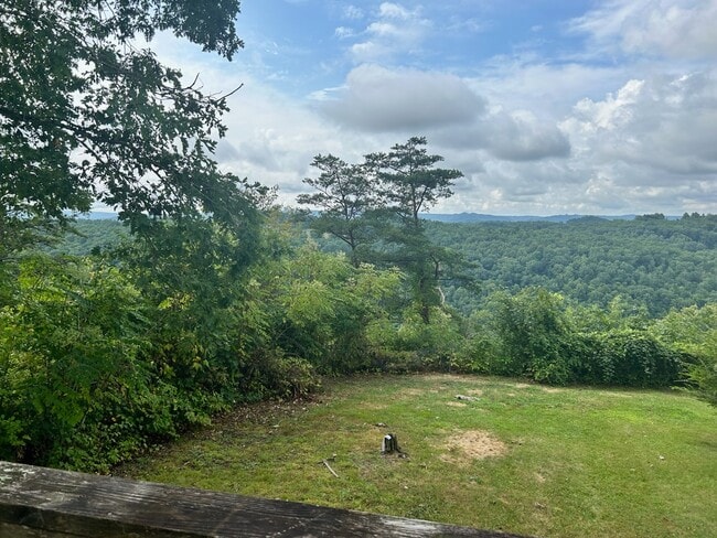 Building Photo - 498 Terry Ave Unit Apt D