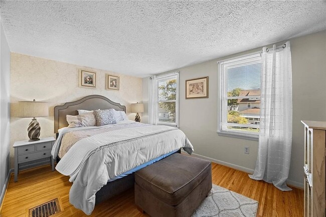 Photo - 136 Castleford Rd