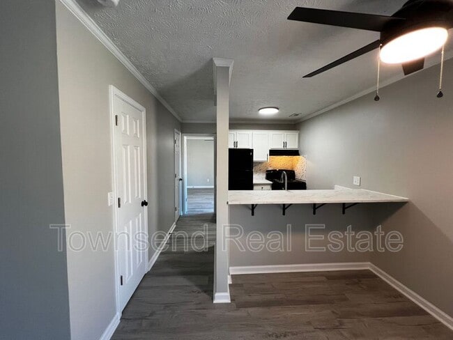 Photo - 5858-B Century Oaks Drive