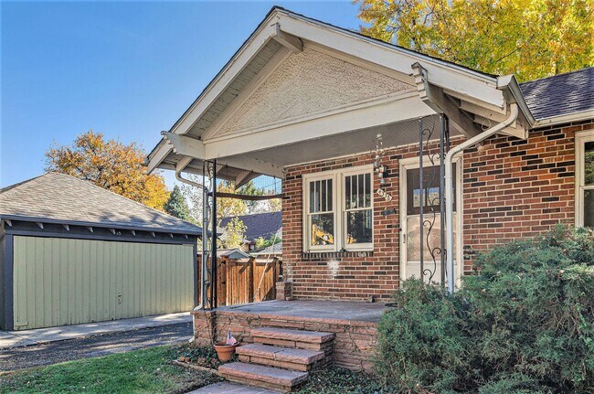 Photo - Spacious 2 bedroom home in the heart of Ci...