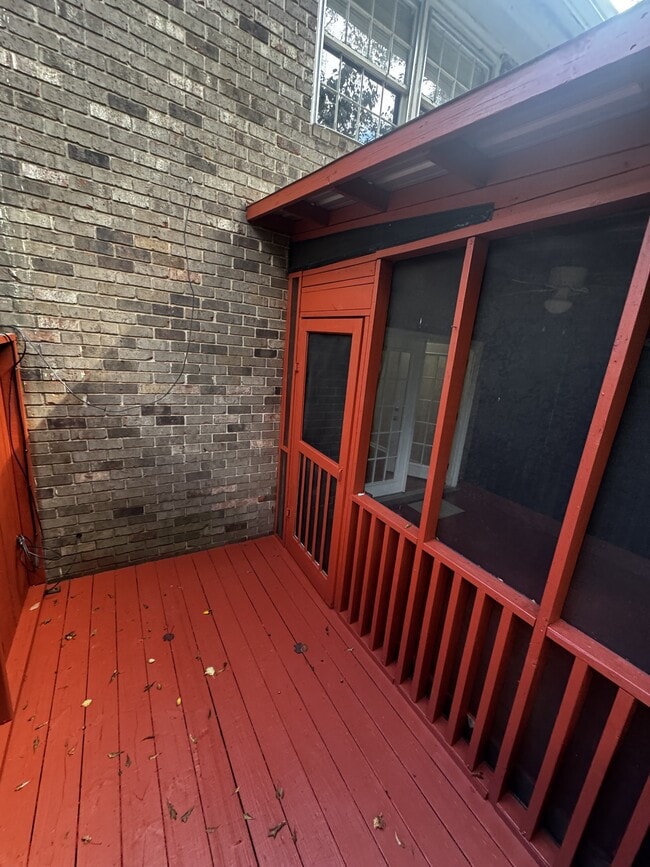 Photo - 127 Eaglewood Way