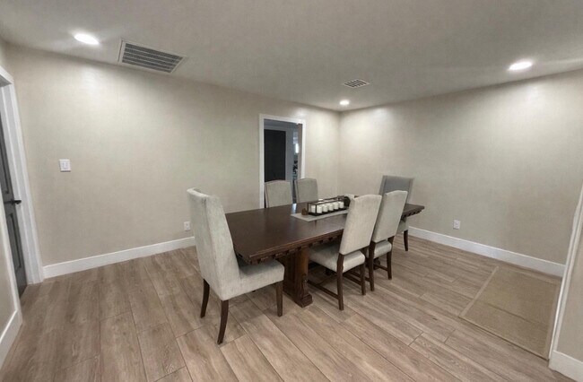 Photo - 1237 E Riviera Dr