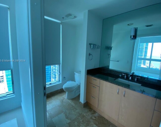 Photo - 2 bedroom + 2 bath corner unit || MET1
