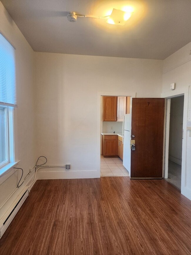 Building Photo - 27 St Louis Alley Unit 7