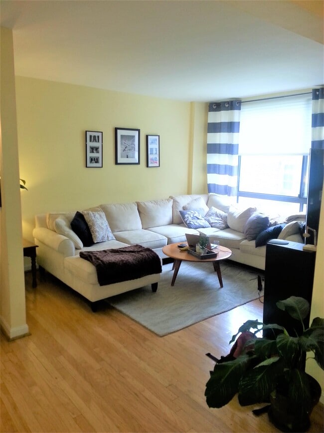 Photo - 2605 39th St NW