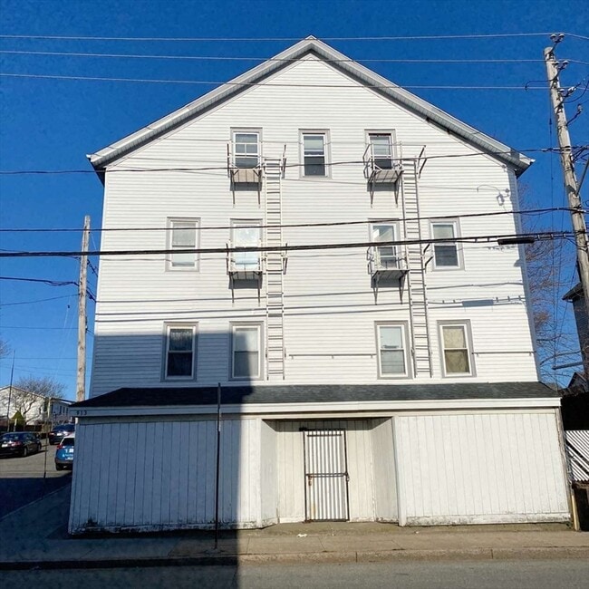 Building Photo - 913 Rodman St Unit 3S Rental