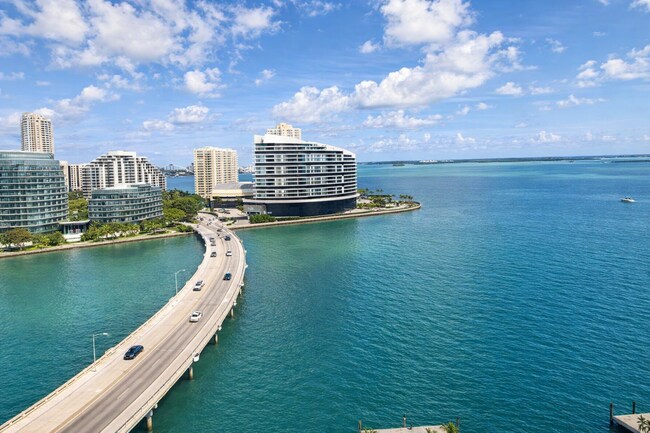 Photo - 905 Brickell Bay Dr