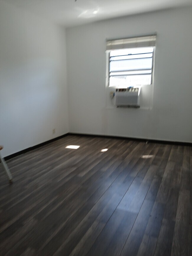 Photo - 850 Nottingham Blvd Unidad 1