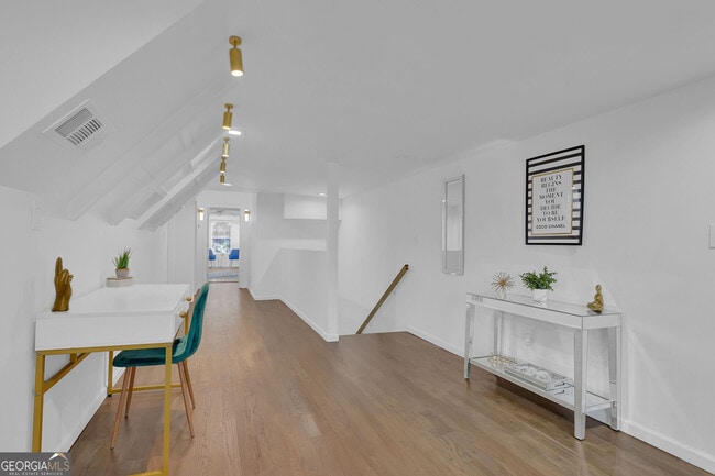 Photo - 1100 Janes Ln