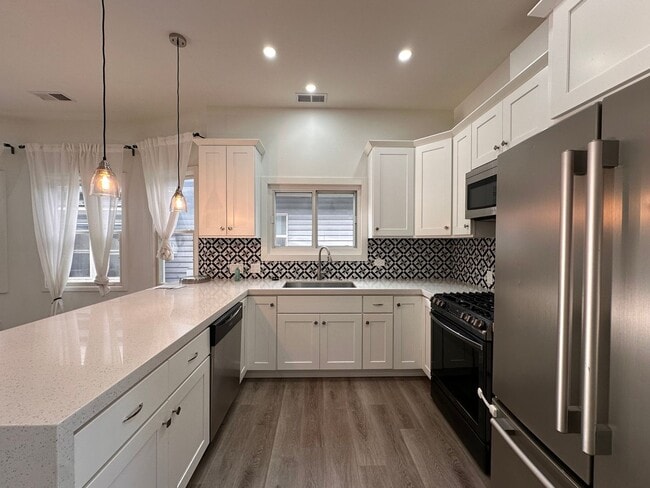 Photo - 1160 Sherman St