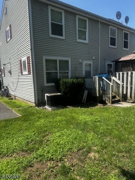 Photo - 577 Christopher St