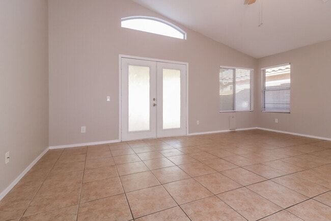 Photo - 72 N Cholla St