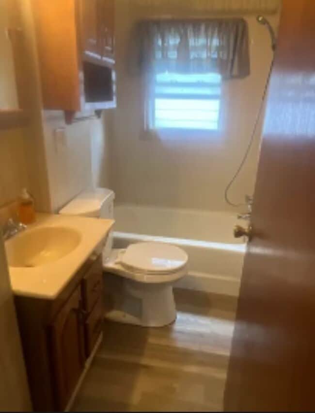 Photo - 360 Lemert St