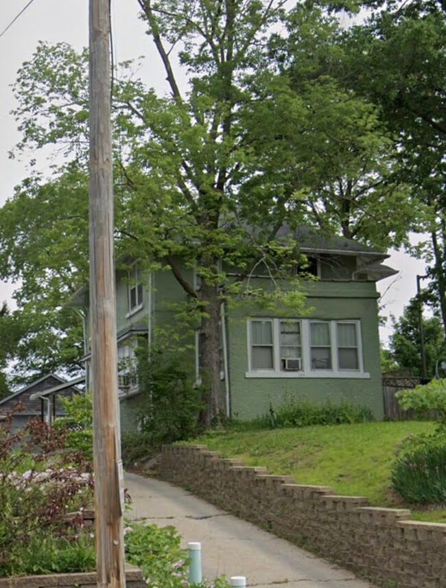 Building Photo - 109 E Stewart Rd Unit 1 Rental