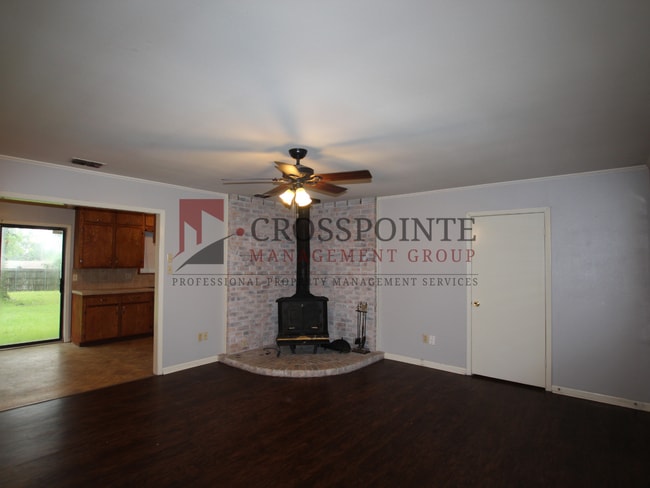 Photo - Beautiful 3 bedroom 2 bath home in Flint! Lease Take Over!