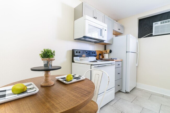 Dumont Apartments