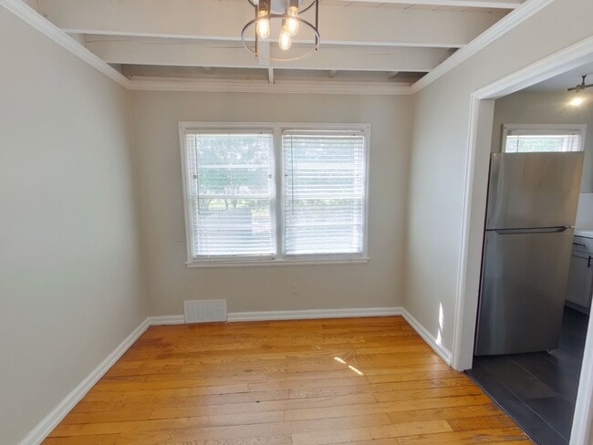 Photo - 449 Harding St