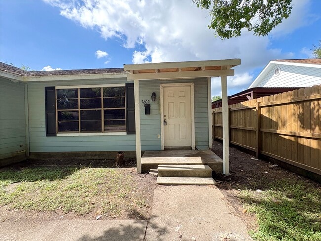 Building Photo - 3602 4th St