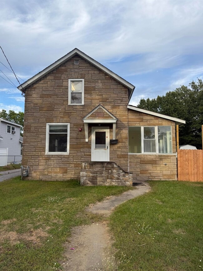 Building Photo - 1540 North Ave