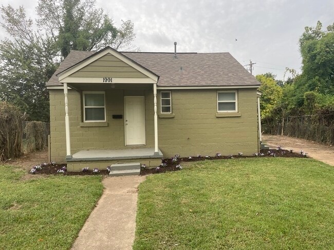 Building Photo - Well Maintained 2 Bedroom