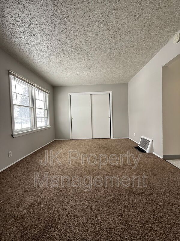 Photo - 417 14th St N
