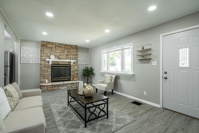Photo - 3310 N 82nd St House