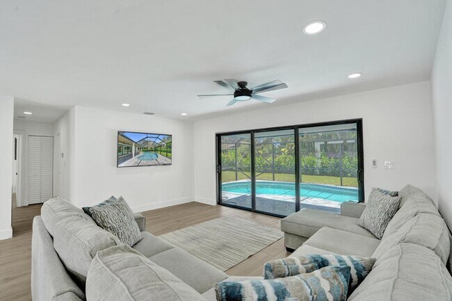 Photo - 840 SW 3rd St