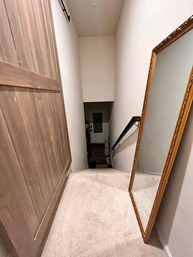 Photo - 2067 Hinshaw Dr