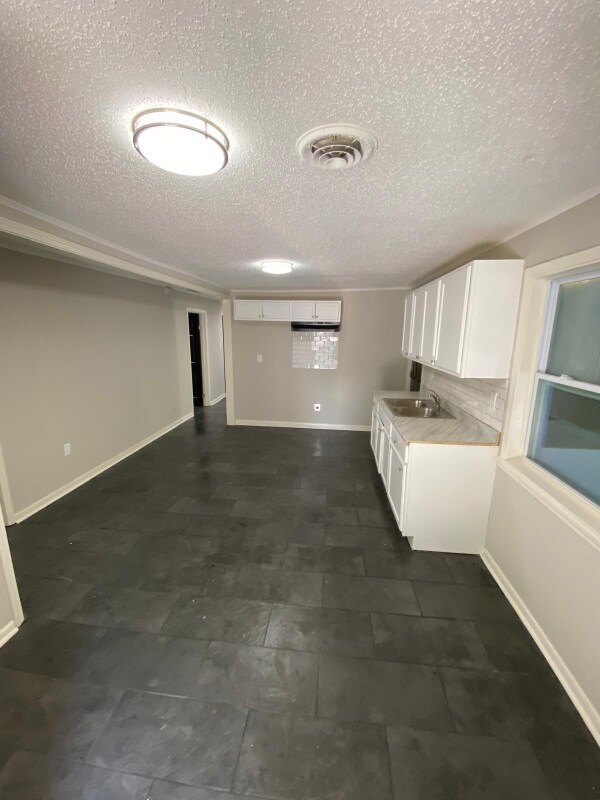 Photo - 823 Haynes St