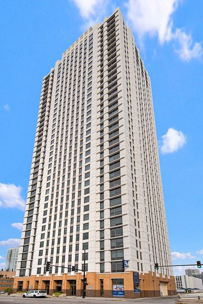 Building Photo - Echelon Chicago Rental