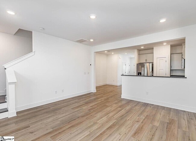 Photo - 152 Creekhill St