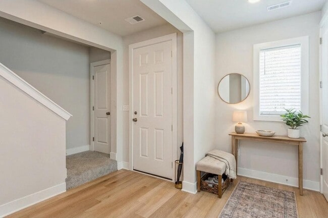 Photo - 701 Halcyon Ln