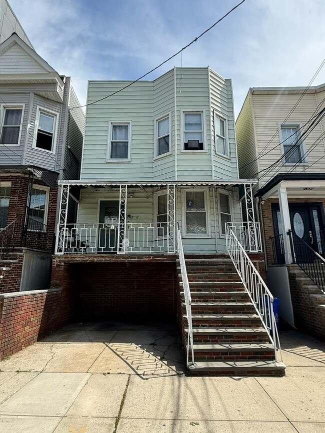 Building Photo - 3310 John F. Kennedy Blvd Unit 2