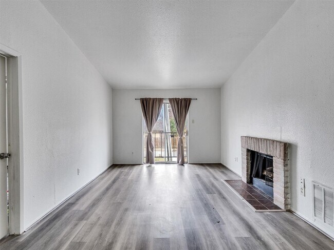 Photo - 12658 Ashford Meadow Dr Unidad D