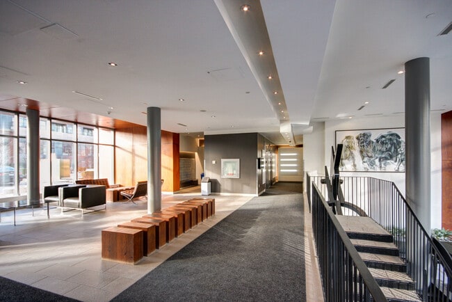 Photo - 15-915 Brunel Ct