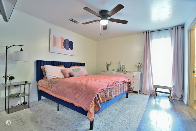 Photo - 4660 Woodmere Ln