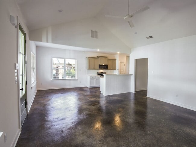 Photo - 2019 NEW Construction 4 bedroom, 2 bath home near U of M and new pedestrian bridge.