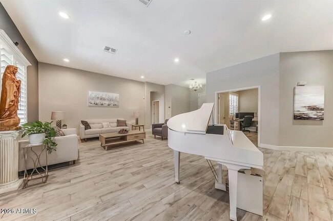 Photo - 1221 E Kramer Cir