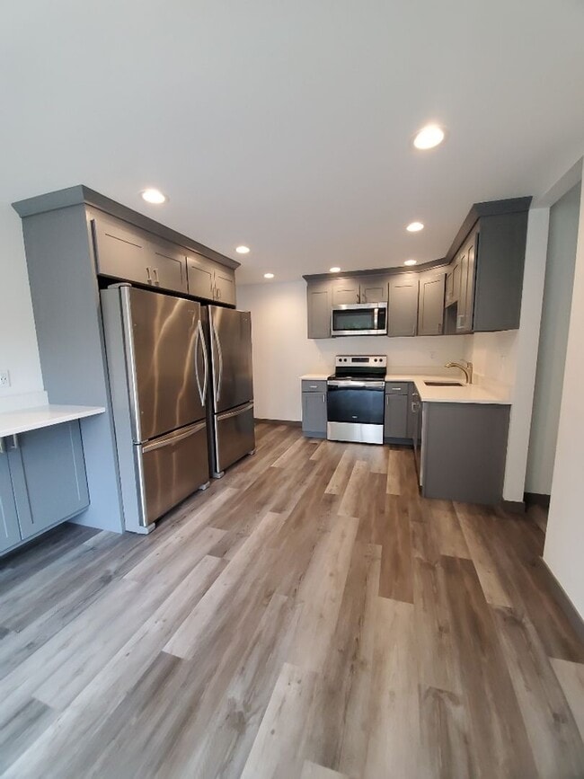 Photo - 1611 Lakeway Dr Unit #2