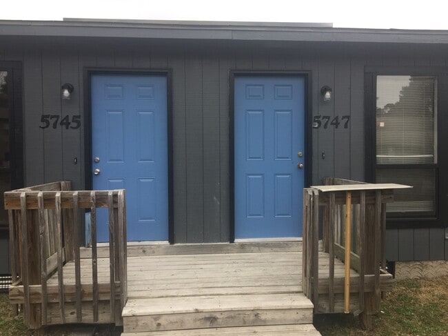 Building Photo - 5741 Aftonshire Dr Rental