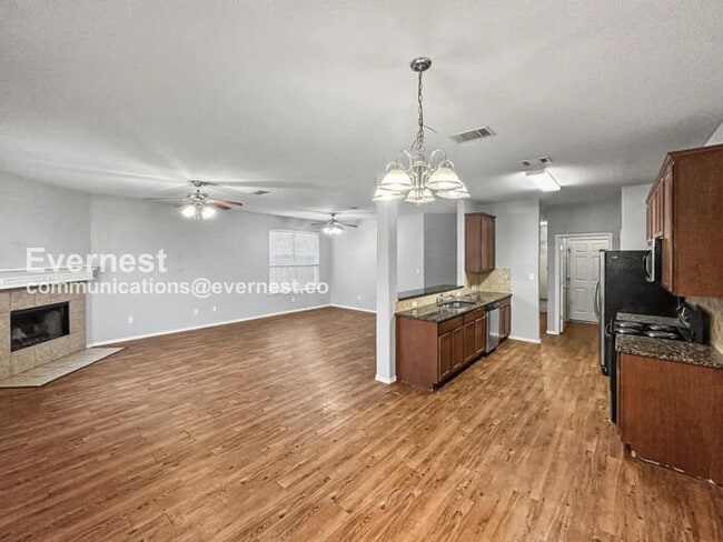 Photo - 188 Oxford Dr