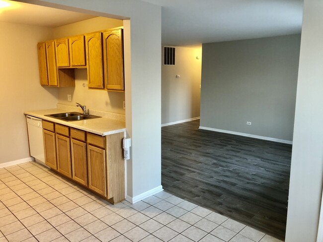 Photo - 928 N Village Dr Unit 1