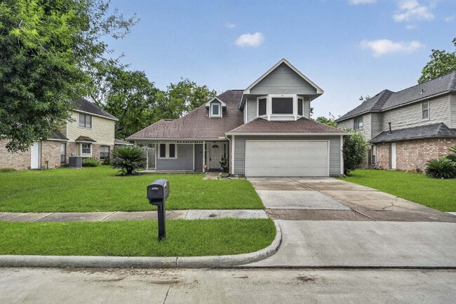 "Charming 3-Bed Oasis with Modern Touches & Granite Elegance in Houston!"