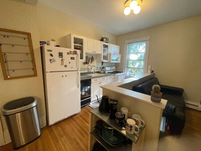 Photo - 169 Victoria St N Unit 3