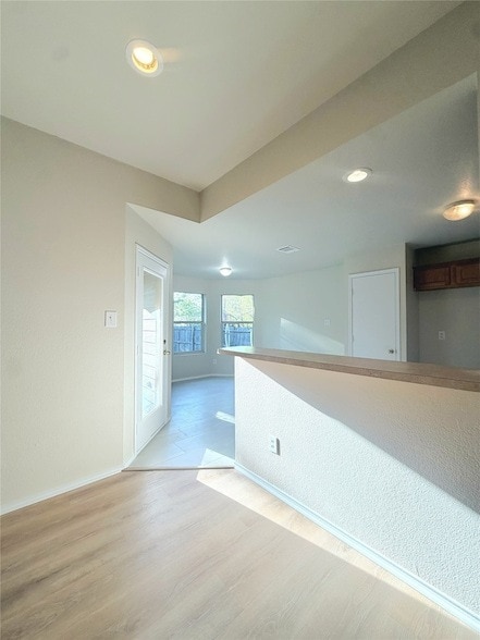 Photo - 715 Hallvale Dr